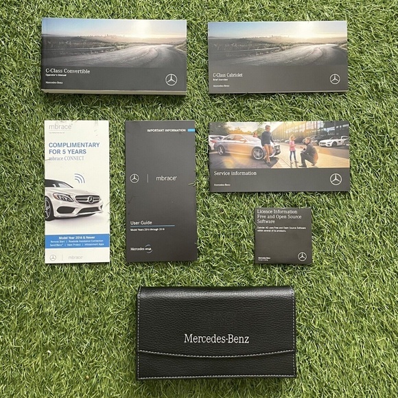 2019 Mercedes-Benz C-Class Convertible Owners Manual (C300 4MATIC 2.0L, C300) - Picture 1 of 12